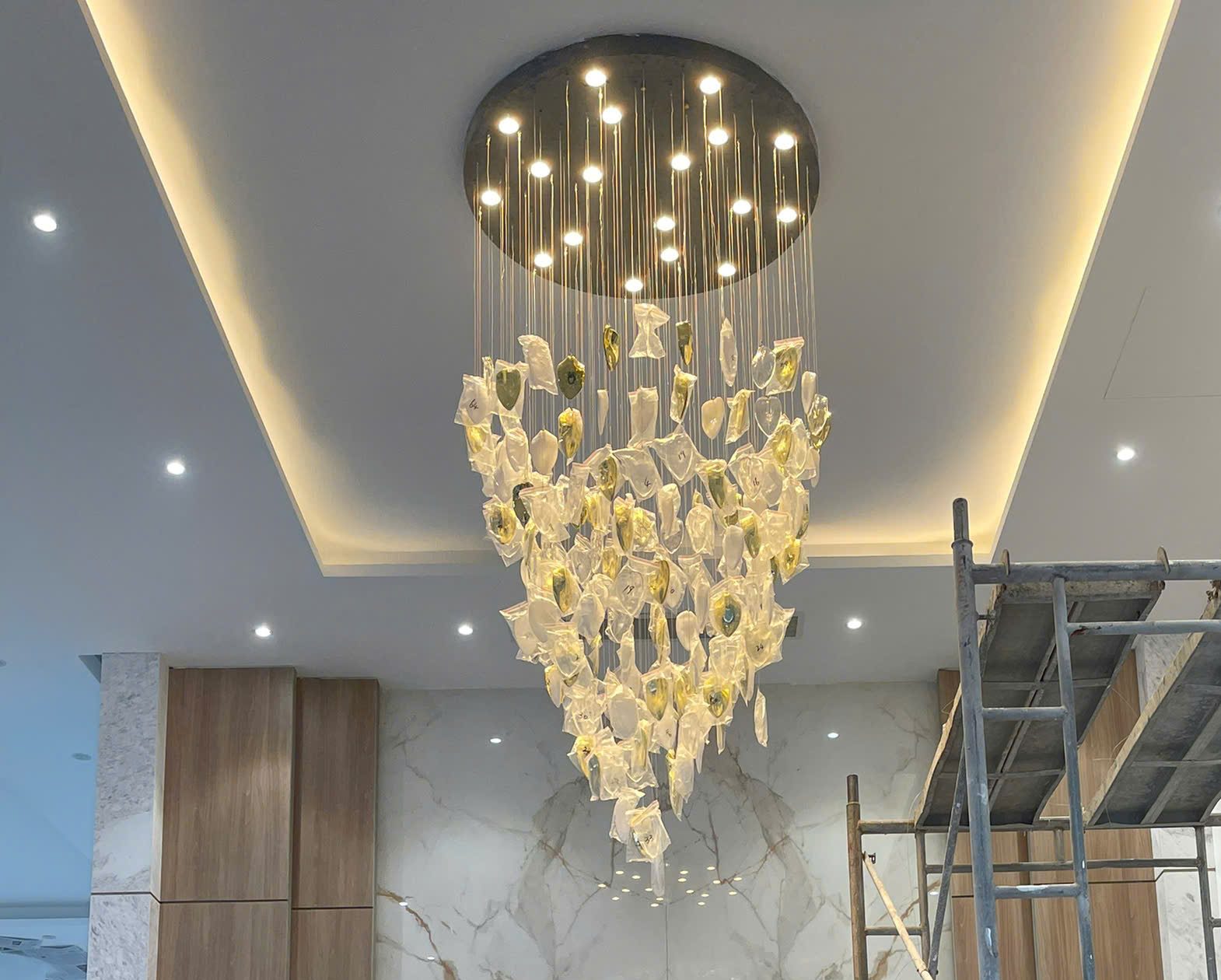 Đèn Thả Thông Tầng EURO